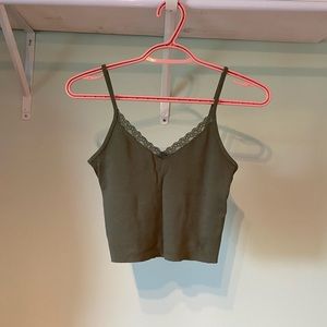 Camisole verte avec dentelle top shop